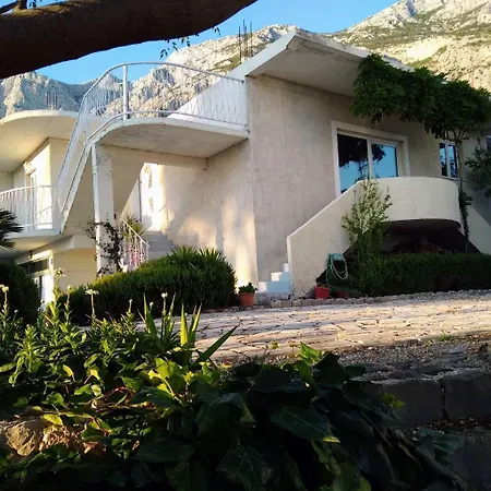 With Parking Space - 22490 Makarska