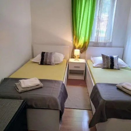 With A Parking Space - 22490 Apartment Makarska